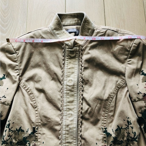 Tristan & Iseut Beige Crochet Detailed Plant Print Jacket - Picture 11 of 11